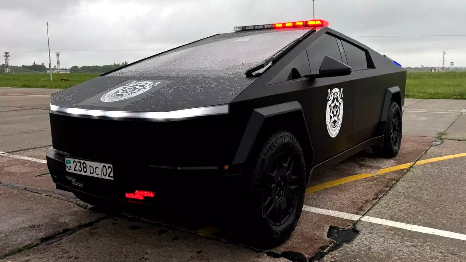 Правительство Казахстана закупило электропикапы Cybertruck, которые компания Tesla не может продать на домашнем рынке.