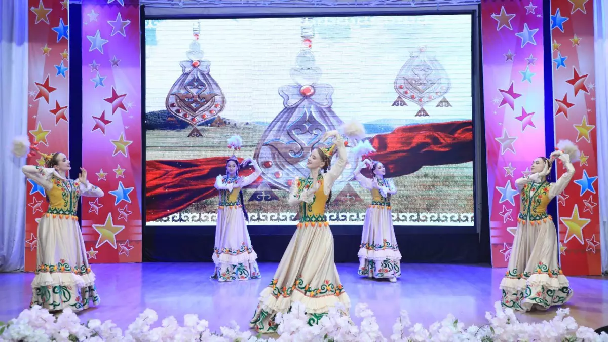 1200-ден астам жас дарын халықаралық өнер додаларында топ жарды