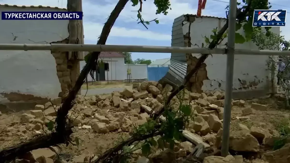 Смертельное ДТП в Арыси: арестована учительница, сбившая людей у частного дома