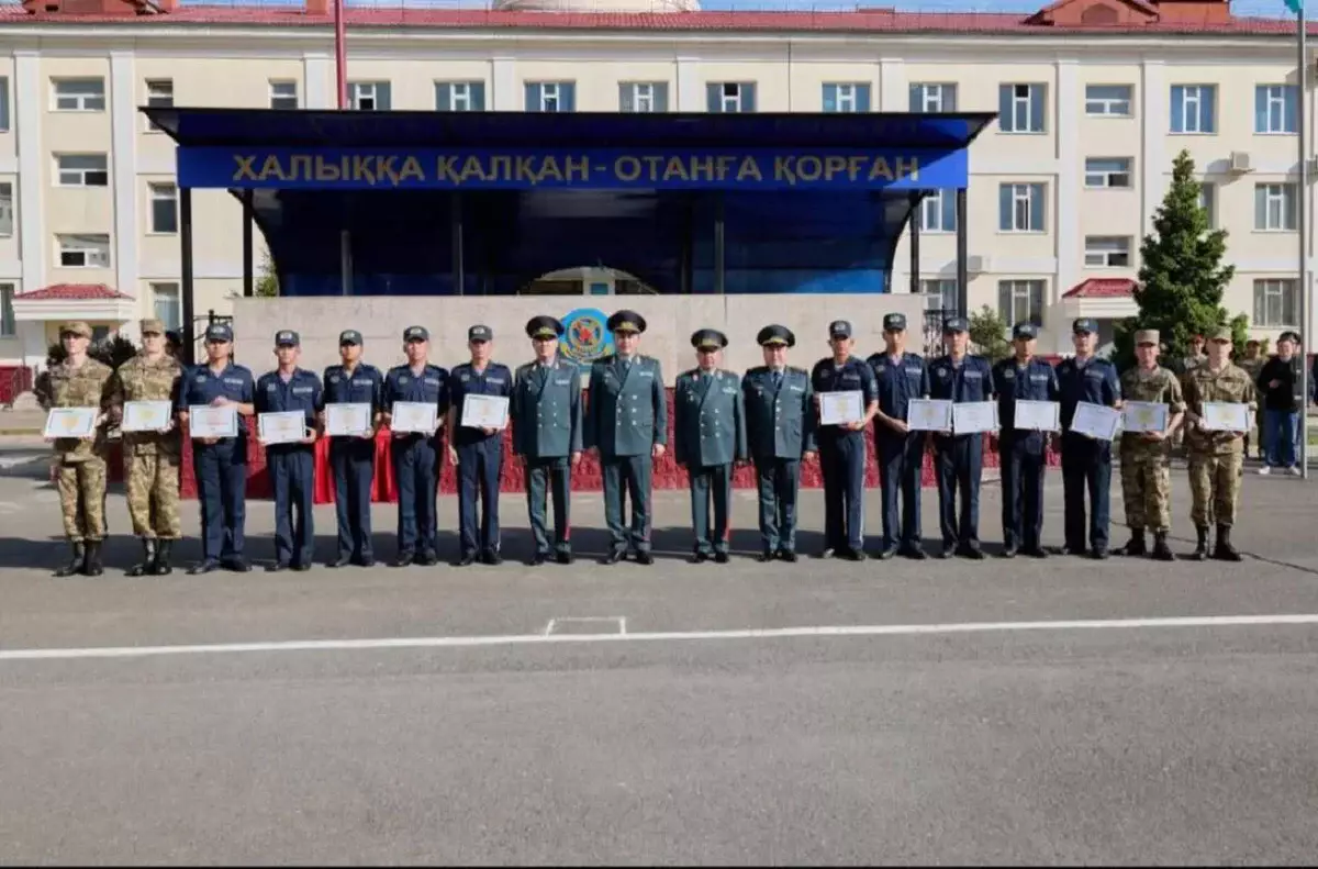 Ұлттық ұланның 660-тан астам сарбазына білім гранты табысталды