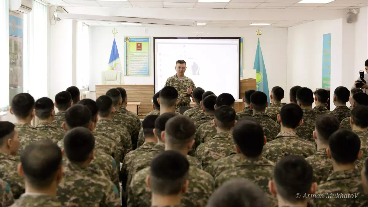Солдаты оценили командиров: рейтинг доверия представили в Алматы
