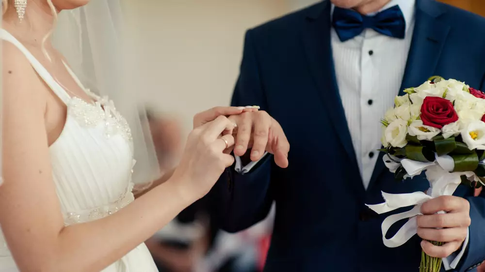 Әйел өзіне үйленуді талап етсе, жазалана ма: ІІМ жауабы