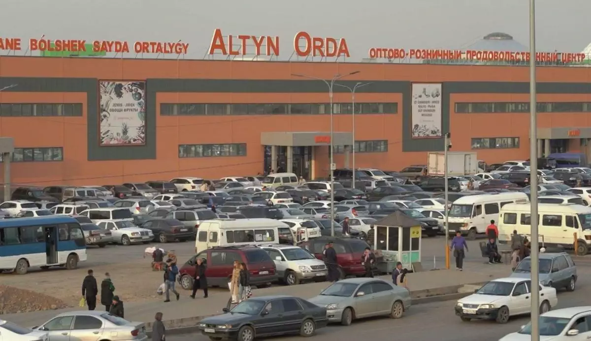 "Алтын Орда" базарында әлеуметтік маңызы бар азық-түлікті қымбат бағаға сатып келген 7 кәсіпкер жауапқа тартылды