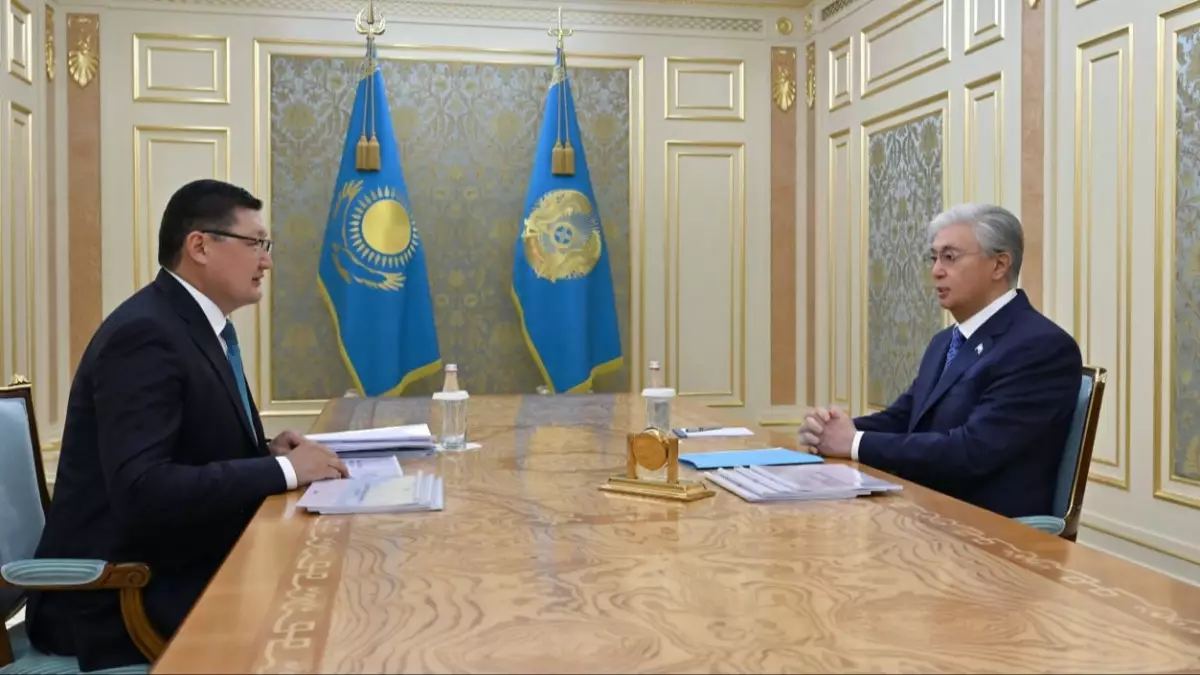  Президент Берік Уәлидің есебін тыңдады 