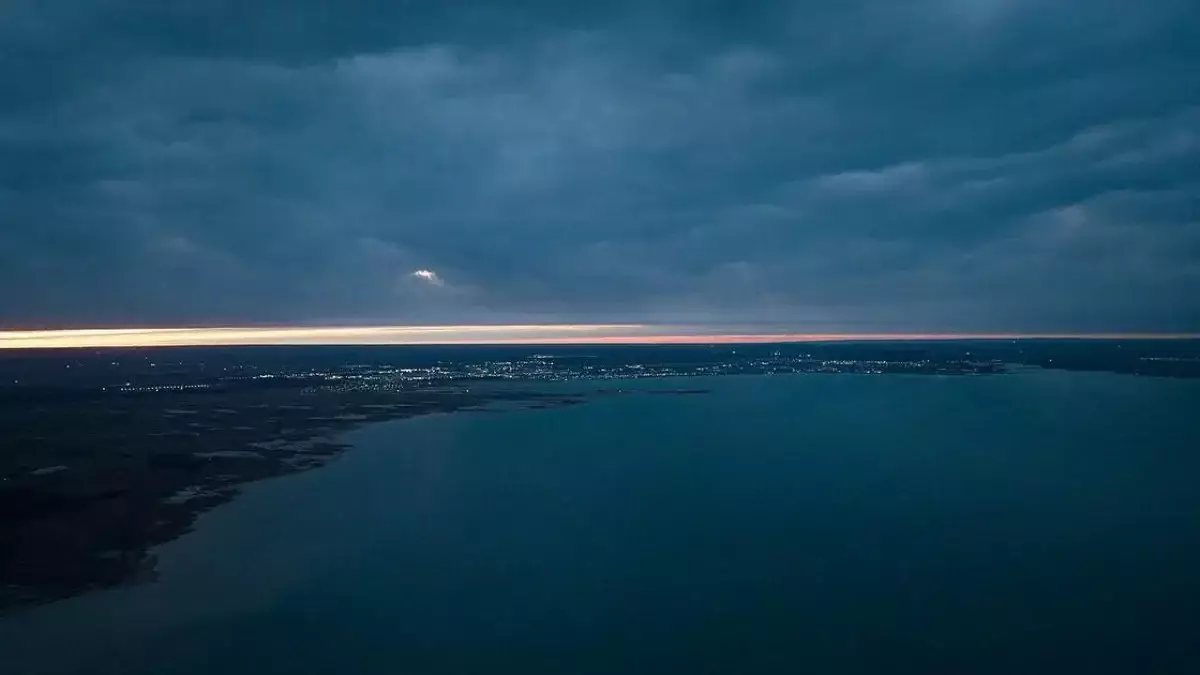 Трех человек унесло ветром на Капшагае