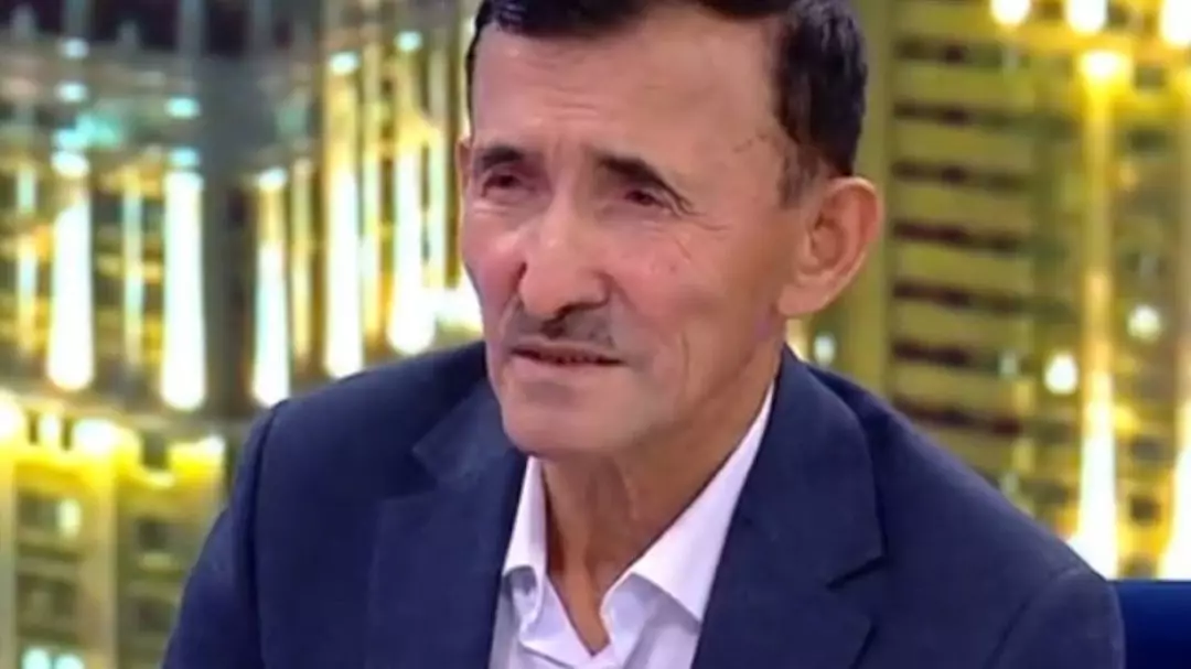  Актер Жүсіп Ақшора тікелей эфирде ағынан жарылды 