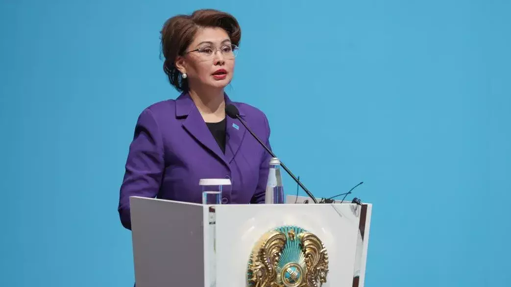 Оқулық мәселесі: Министр Аида Балаева мәлімдеме жасады