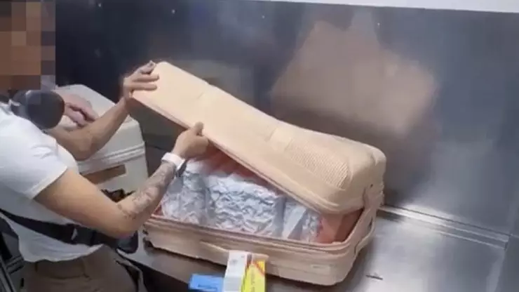  Алматы әуежайында 21 келі марихуана алып өтпек болған шетелдік ұсталды 