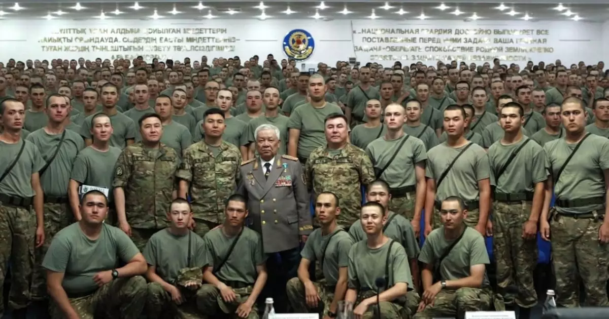  Халық Қаһарманы Бақытжан Ертаев жас сарбаздармен кездесті 