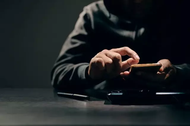 Өзін банк қызметкері ретінде таныстырған алаяқ Түркістан тұрғынынан 2,5 миллион теңге ұрлаған