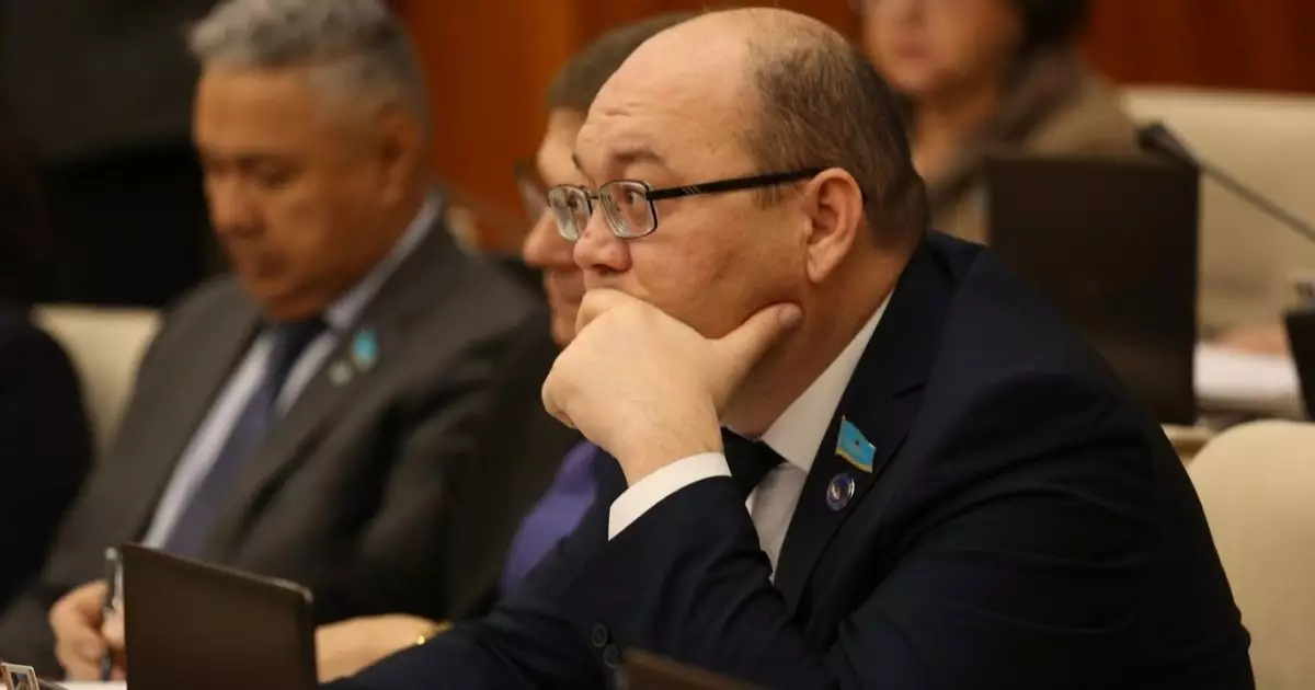  Айлық азық-түлікке ғана кетіп жатыр: Мәжілісте ең төменгі жалақы мәселесі көтерілді 