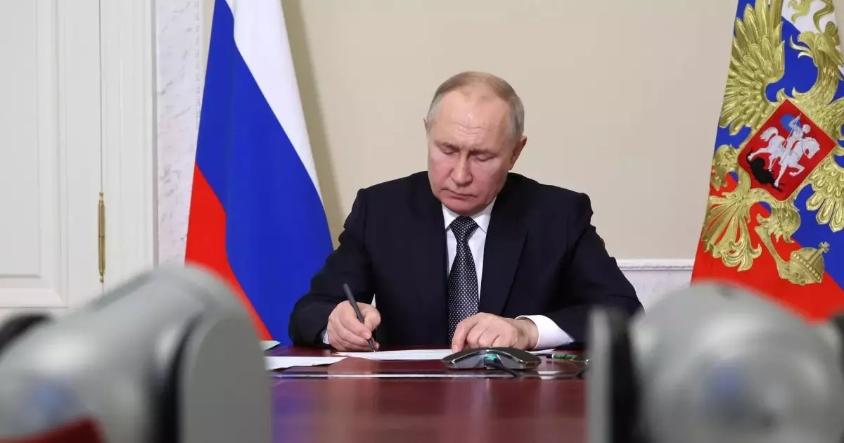  Путин шетелге кеткен ресейліктердің мүлкін тұтқындау туралы заңға қол қойды 