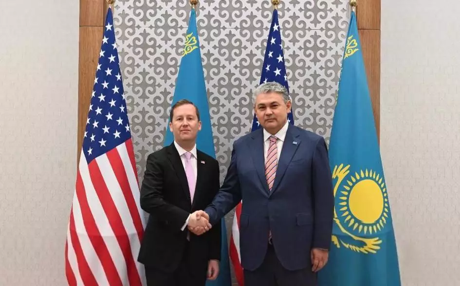 Казахстан и США укрепляют сотрудничество в сферах инвестиций, критически важных минералов и технологий.