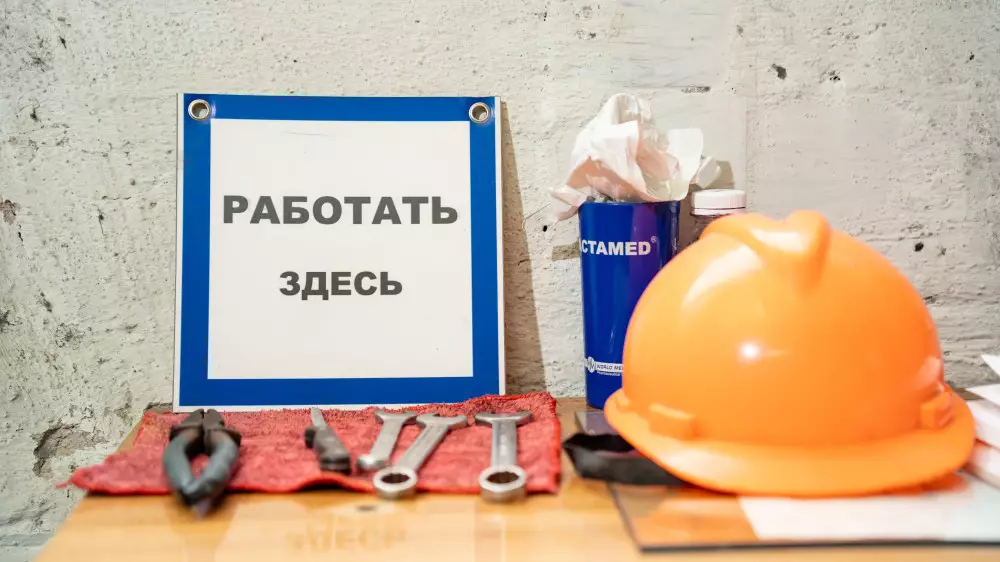 Қазақстанда ең төменгі жалақыны көтеру талқыланып жатыр. Бұл кімге тиімді, кімге тиімсіз?
