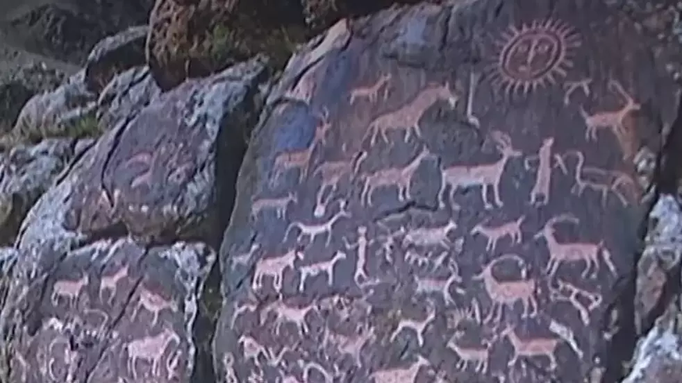 В Казахстане обнаружено более 1200 древних петроглифов и уникальная руническая надпись.