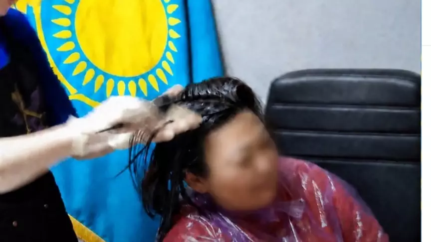 "Каинетінде шашын боятқан" педагог басшыға қатысты тағы бір дерек тарады