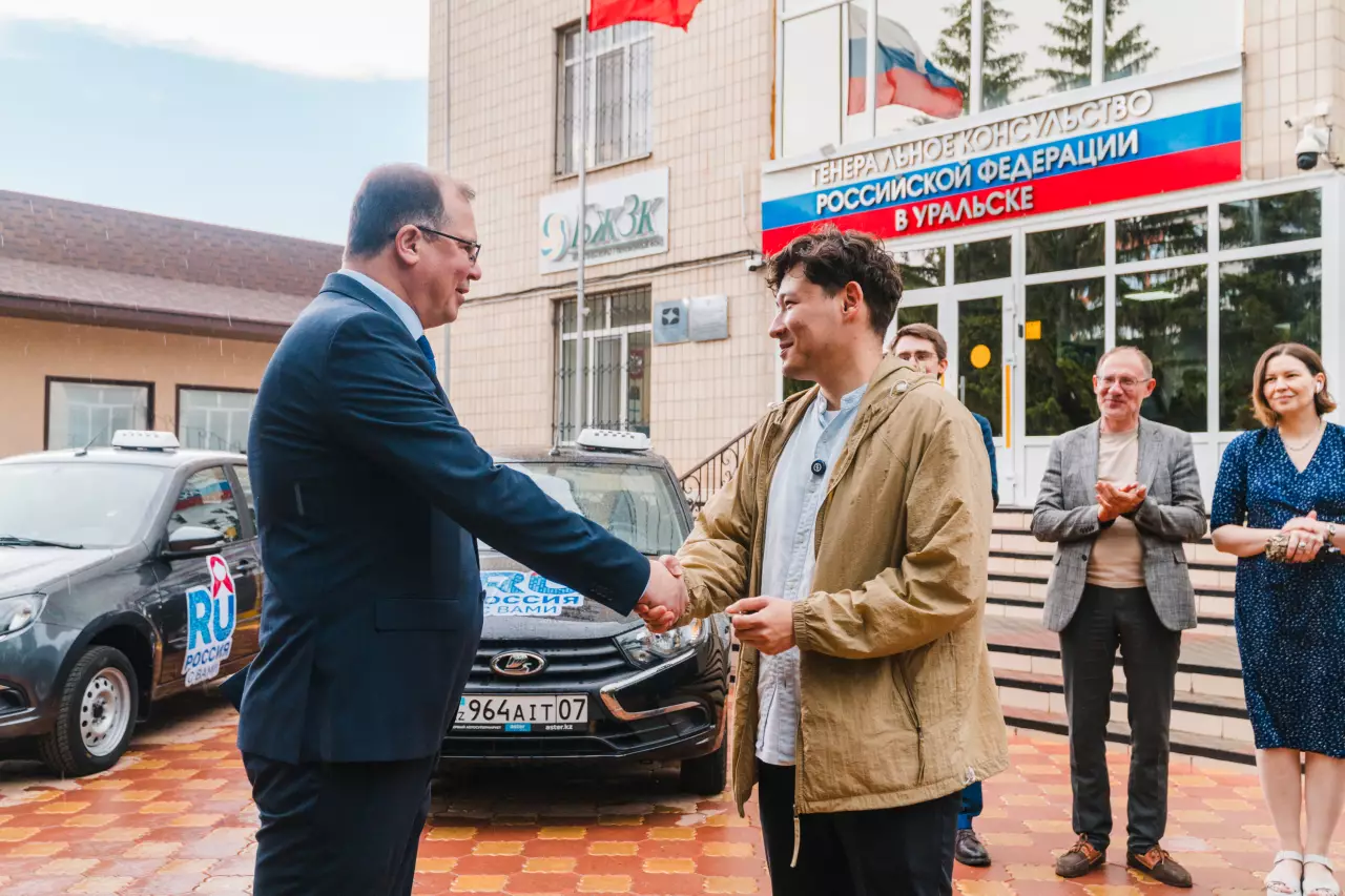 В Уральске запускают социальное такси с водителями с нарушением слуха