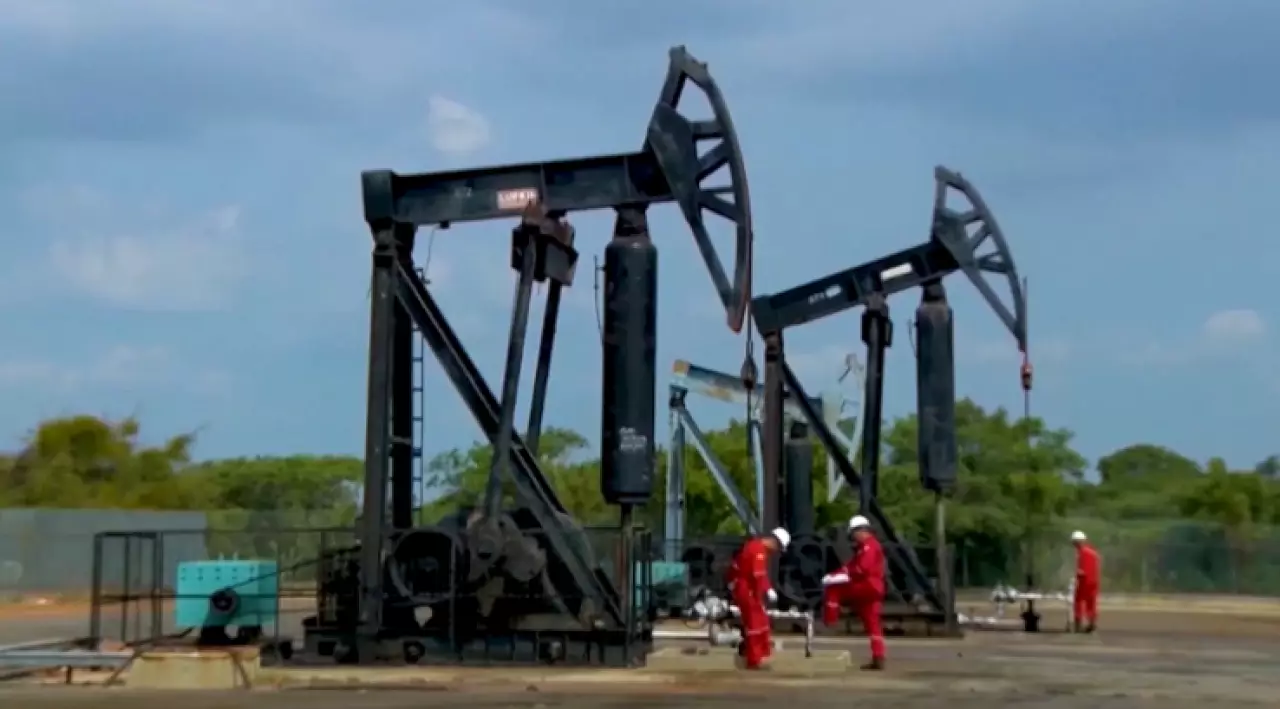 Цены на нефть выросли почти на 2%