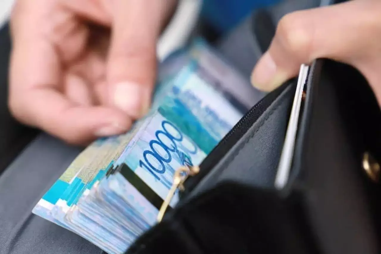 Юрист из Актобе 1,5 года переводила деньги мошенникам и потеряла 18 млн тенге