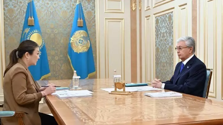  Мемлекет басшысы Бала құқықтары жөніндегі уәкіл Динара Зәкиеваны қабылдады 