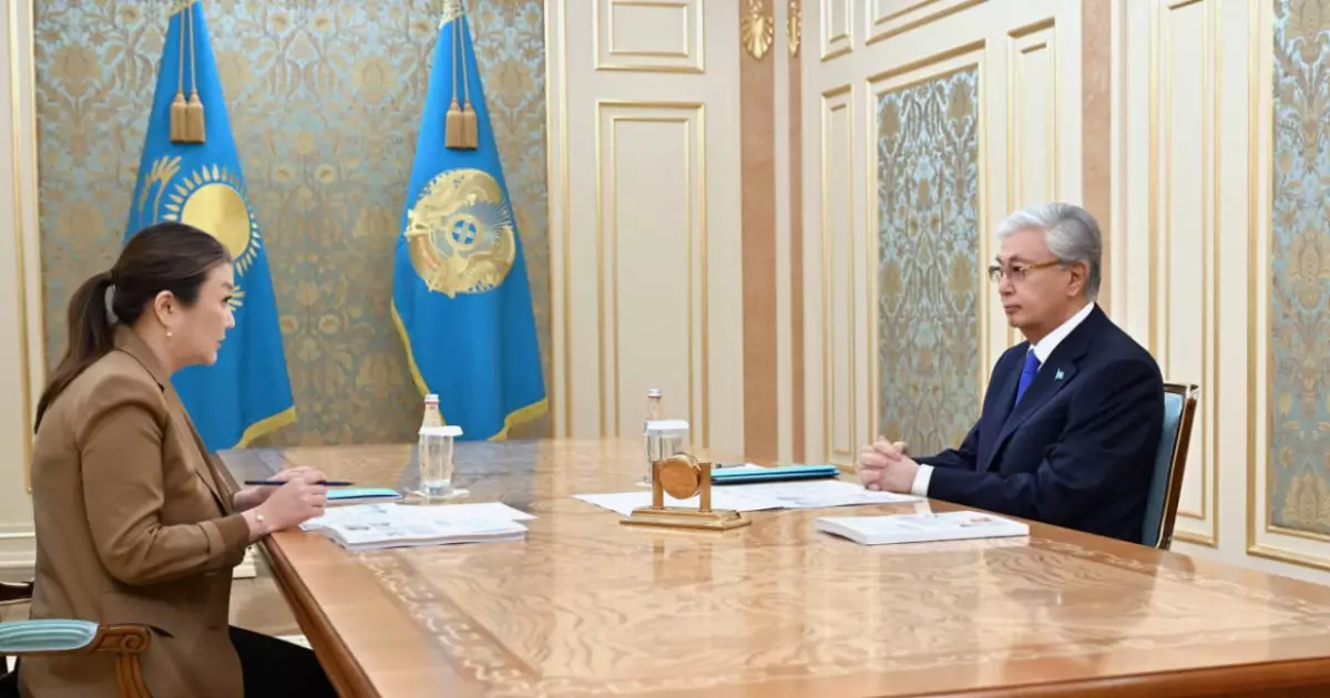  Мемлекет басшысы Бала құқықтары жөніндегі уәкіл Динара Зәкиеваны қабылдады 