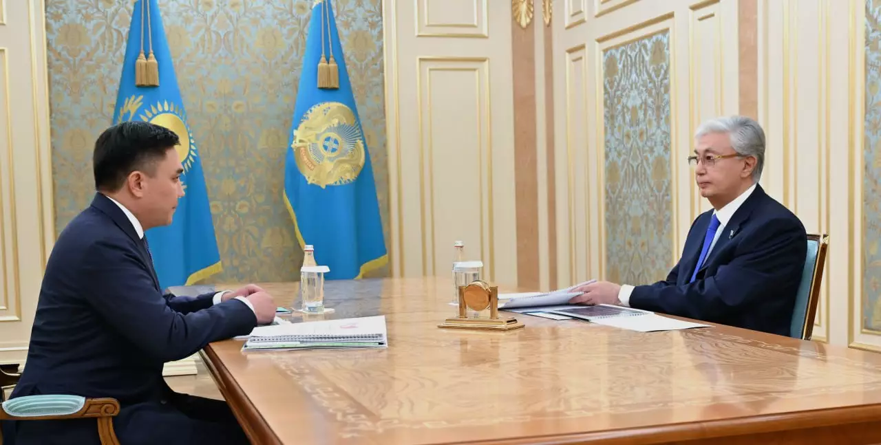 Президент Шымкент қаласының әкімін қабылдады