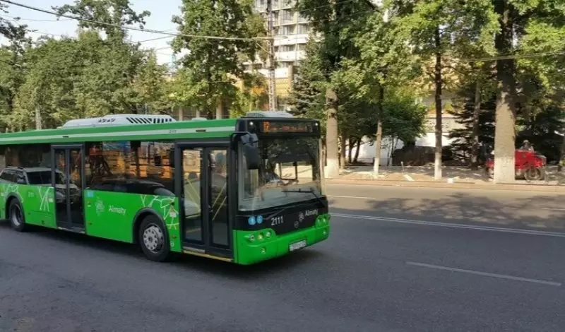Жестокое избиение студентки в алматинском автобусе: полиция ищет агрессивную пассажирку
