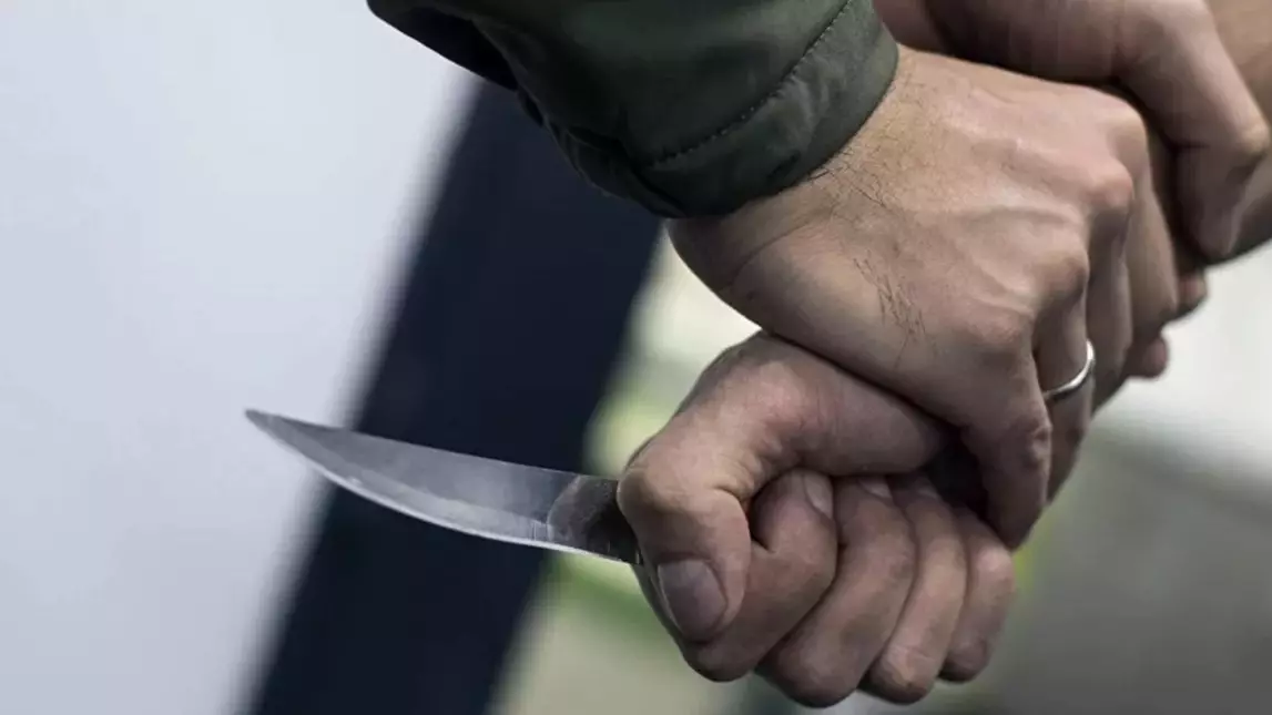  Теміртауда қонаққа келген ер адам пәтер иесін пышақтап өлтірді 