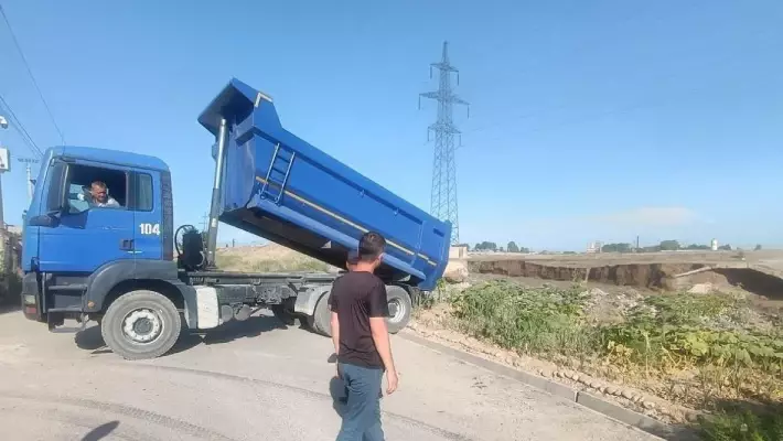 На окраине Ташкента размыло часть плотины на реке Чирчик