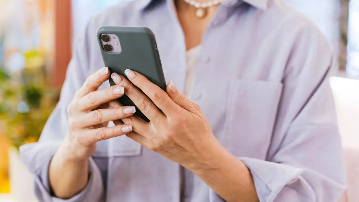 Украденные айфоны порождают опасную схему мошенничества с паролями.