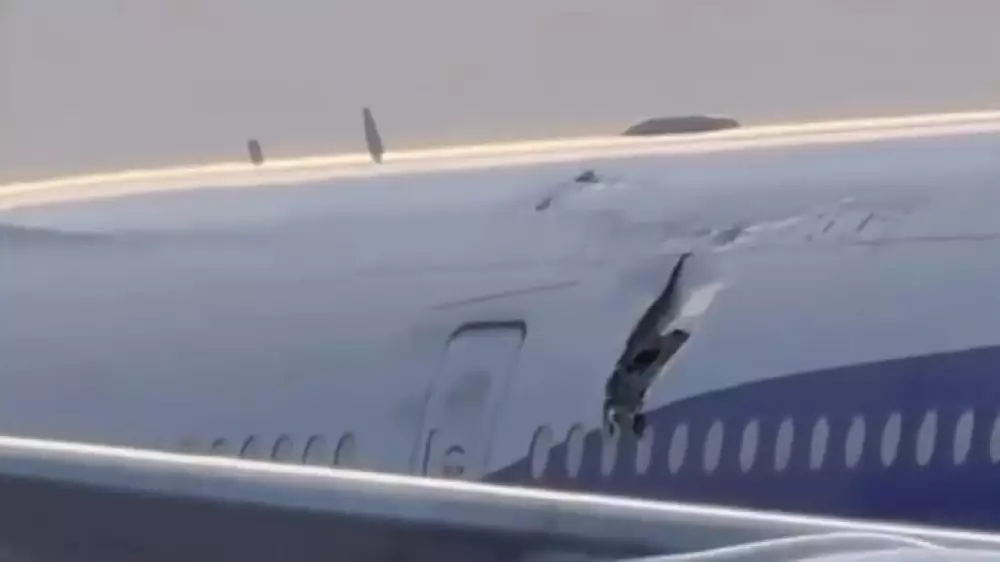 “Обломки и паника“. Новые кадры ЧП с Boeing 777 в Анталье обсуждают в сети