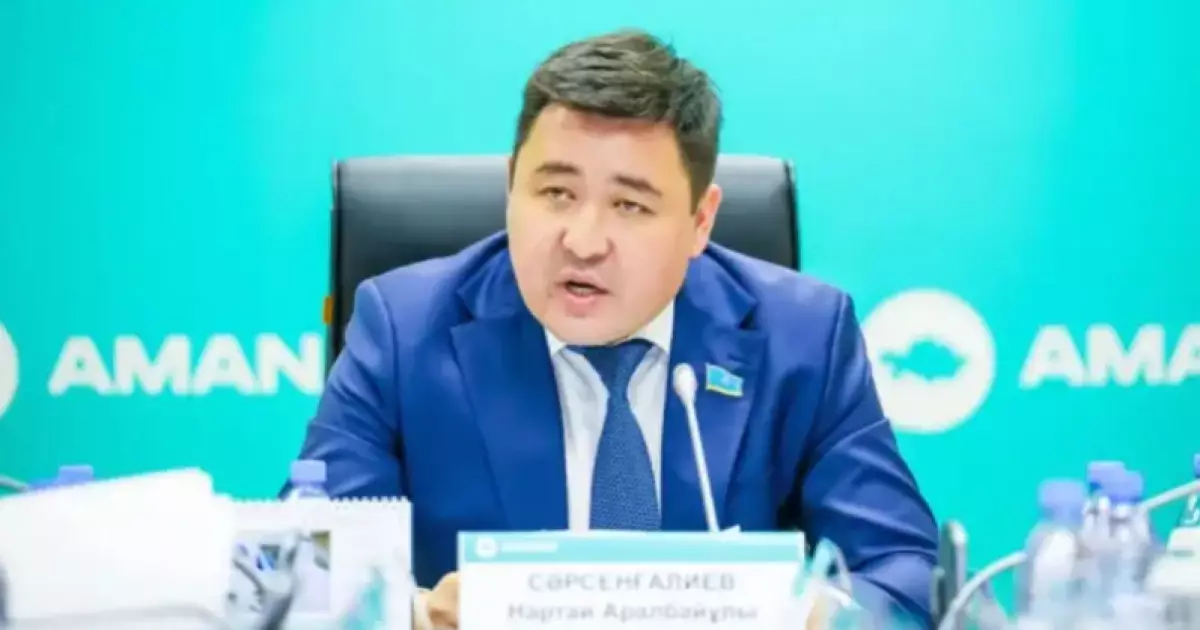   Нартай Сәрсенғалиев: Екі партияның бірігуі – ең алдымен халқымыздың мақсат-мүддесін одан әрі қорғауға арналған қадам   