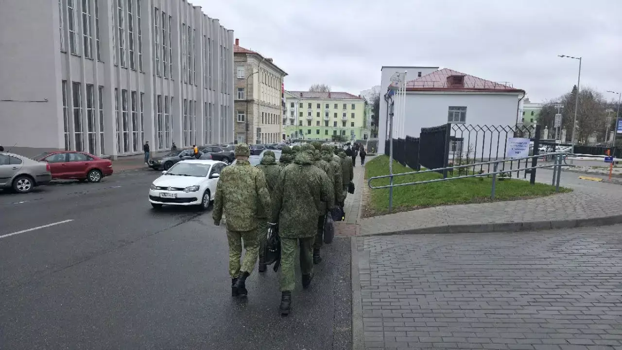 Сбежавший от армии в Казахстан россиянин вернулся на родину под конвоем силовиков.