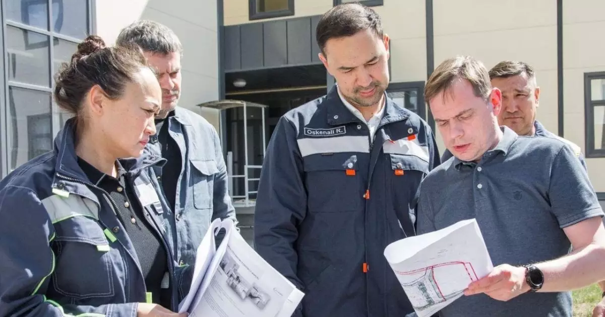  Қазақмыс Ұлытауға инвестиция салуда: Руслан Өскенәлі әлеуметтік нысандар құрылысының барысын тексерді 