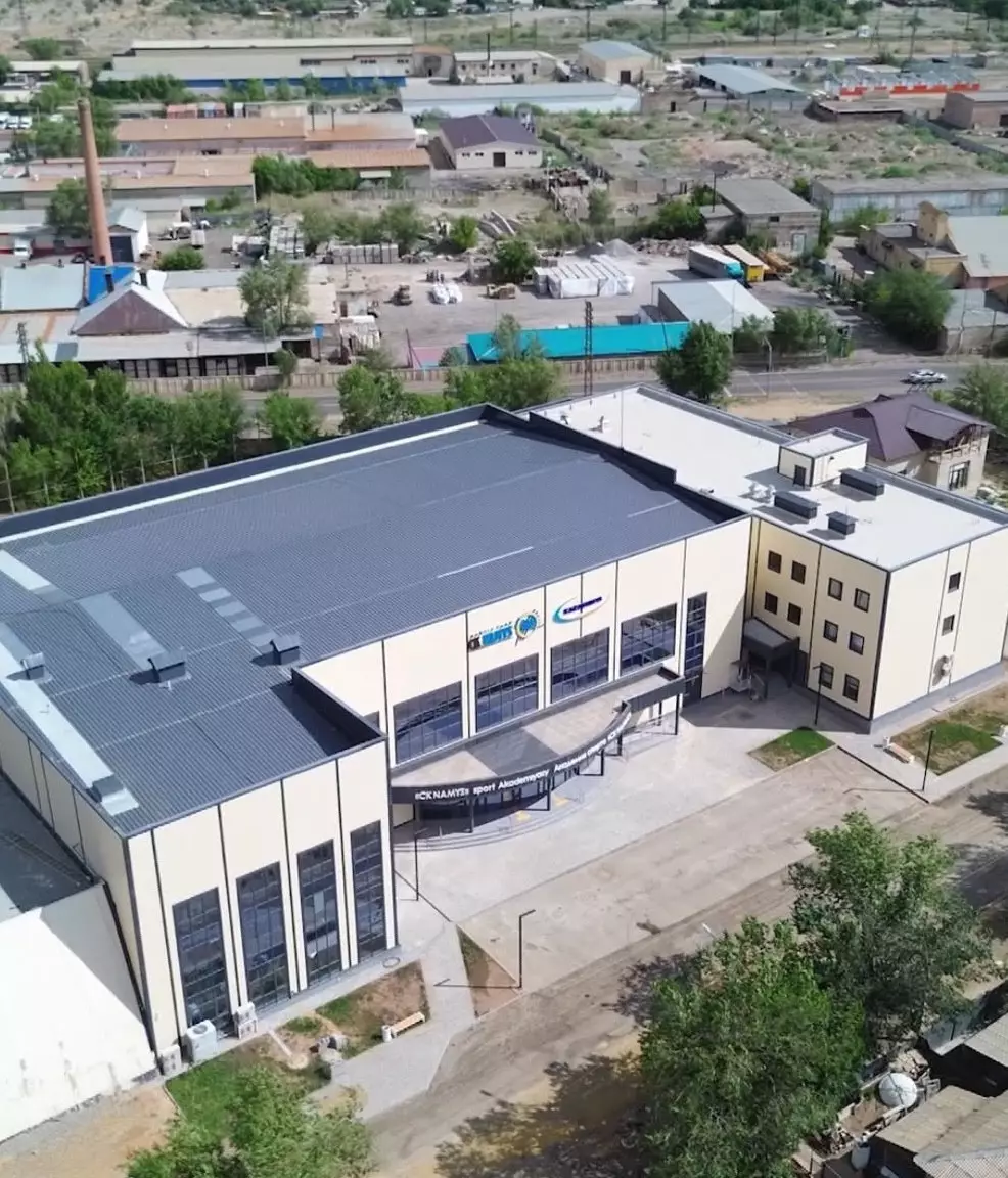  Қазақмыс Ұлытауға инвестиция салуда: Руслан Өскенәлі әлеуметтік нысандар құрылысының барысын тексерді 