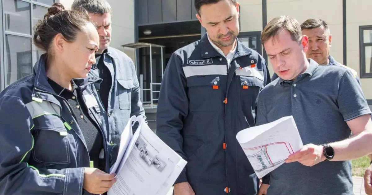  Қазақмыс Ұлытауға инвестиция салуда: Руслан Өскенәлі әлеуметтік нысандар құрылысының барысын тексерді 