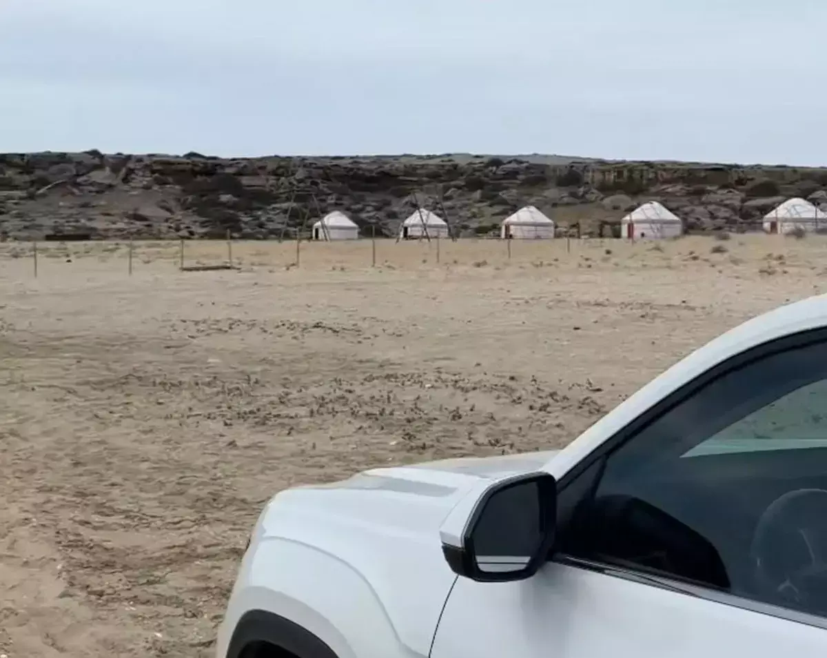 Жителей Актау удивило ограждение в районе Голубой бухты - новости на Lada.kz 12.06.2026