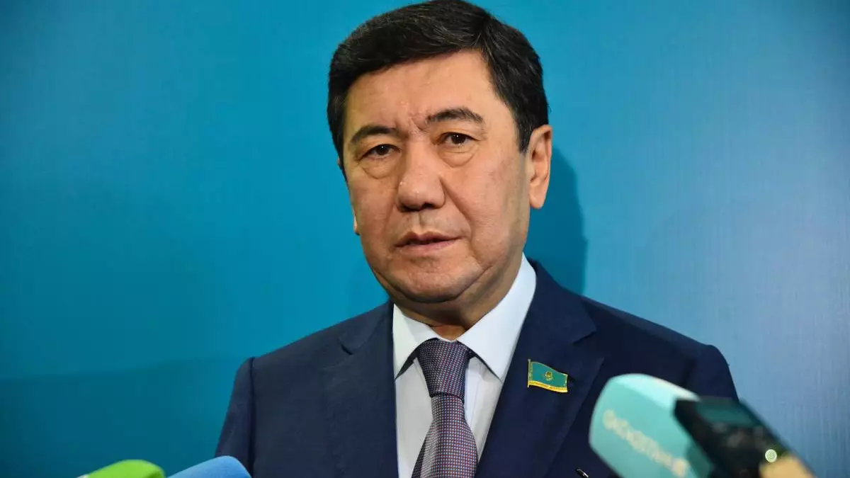 "Алда атқаратын жұмыс көп". Ерлан Қошанов болашақ қызметі туралы сұраққа жауап берді