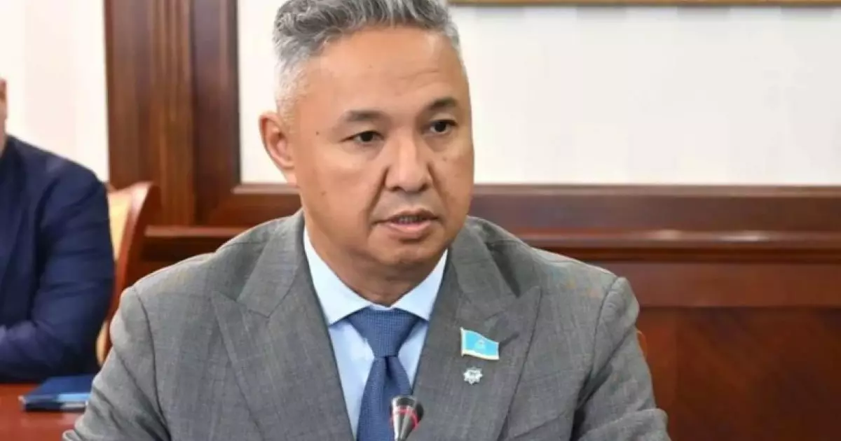  Азат Перуашев `Ақ жолдан` кетті... 