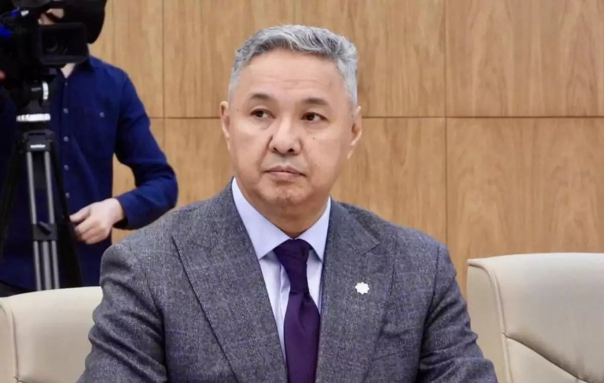 Азат Перуашев "Ақ жол" партиясы төрағасы қызметінен кетті