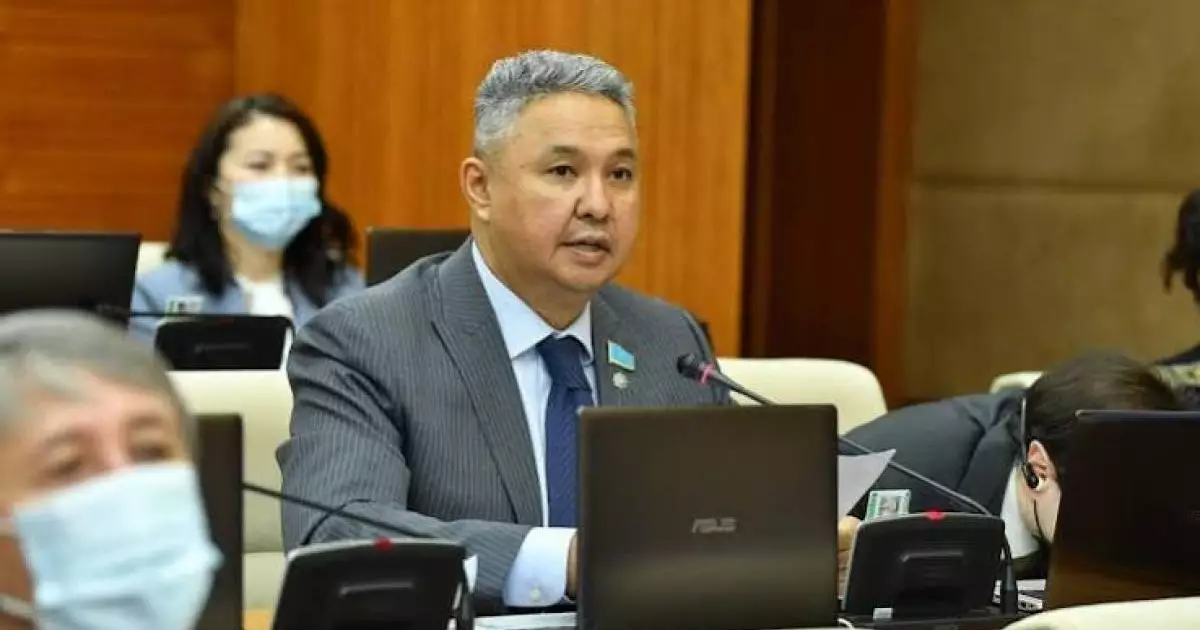  Азат Перуашев `Ақ жол` партиясы төрағалығынан кететінін мәлімдеді 