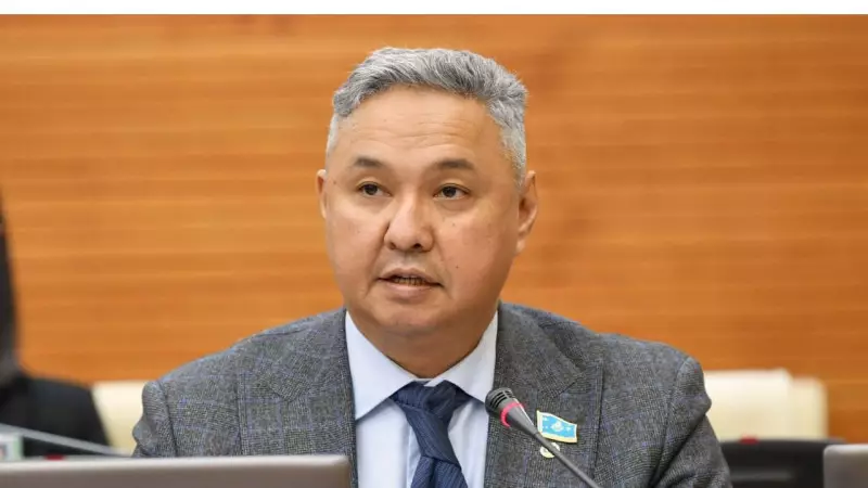 Азат Перуашев "Ақ жол" партиясының басшылығынан кететінін мәлімдеді 