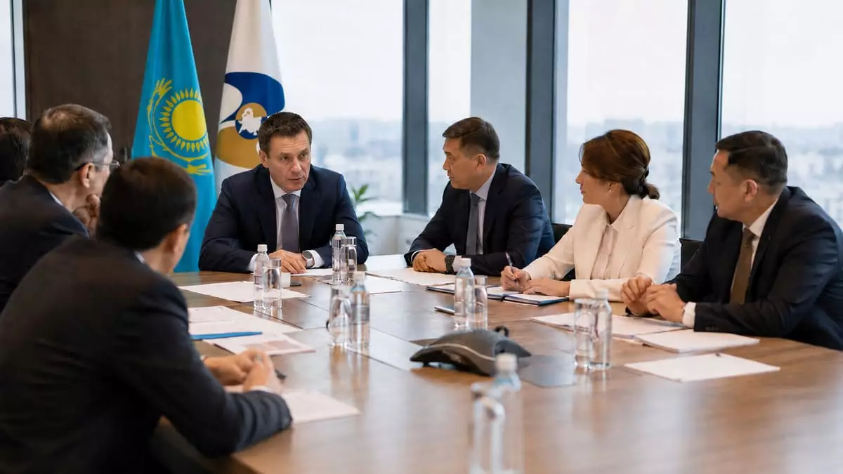 ЕЭК сверяет часы с деловыми кругами Казахстана.