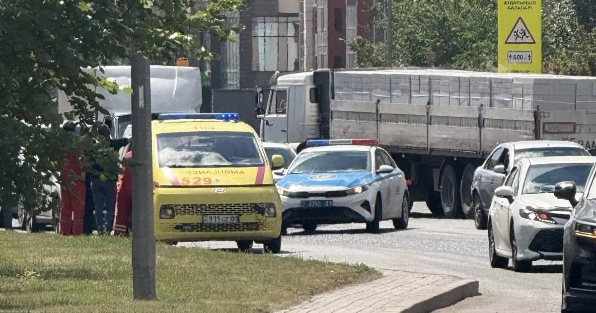  В Астане автомобиль сбил ребёнка на велосипеде на пешеходном переходе 