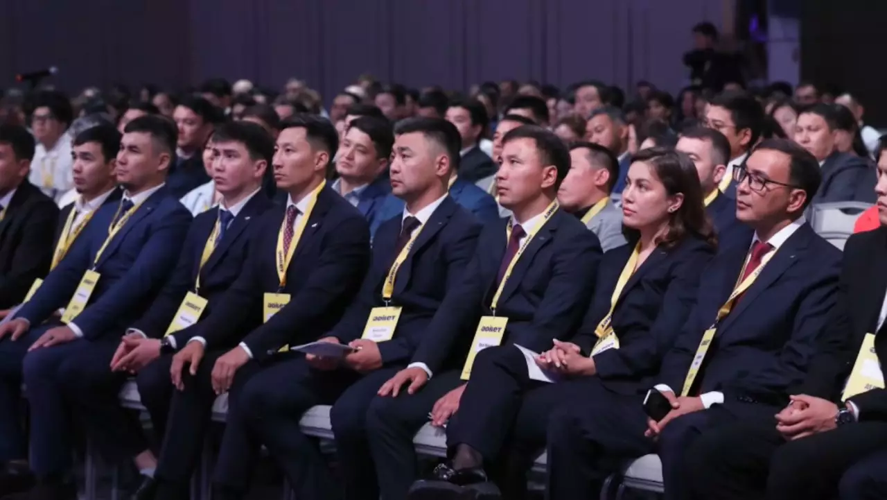 Елдің саяси өміріндегі жаңа кезең: «AMANAT» «Әділетке» қосылады