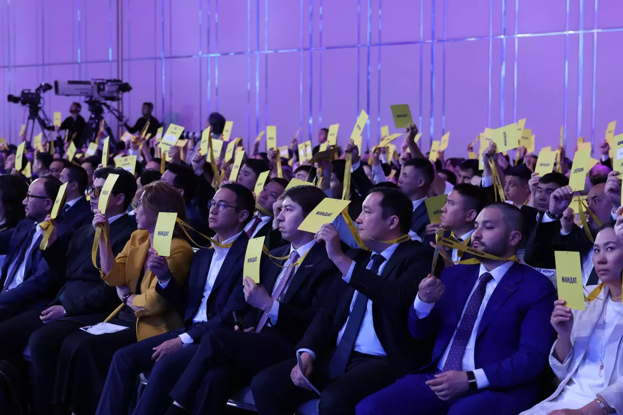 Елдің саяси өміріндегі жаңа кезең: «AMANAT» «Әділетке» қосылады