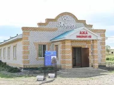 Предприниматель из Казахстана вкладывает значительные средства в развитие родного села.