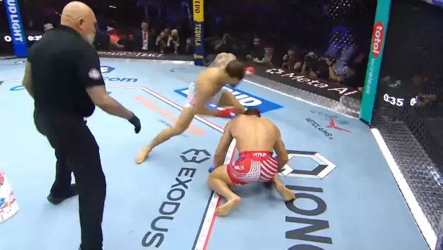 Бразилец финишировал трёхкратного чемпиона на турнире UFC у Белого дома