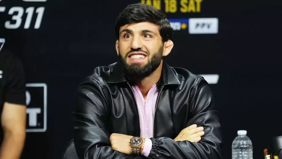 Царукян жестко высмеял Топурию после поражения на UFC в Белом доме