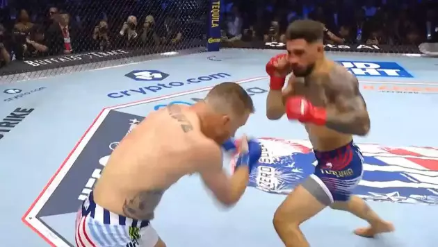Ақ үйдегі UFC турнирінің басты айқасы сенсациямен бітті